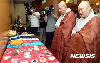 스님 복장의 특징과 상징 의미를 자세히 알아보자_10