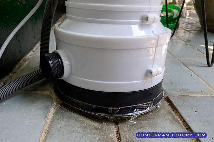 배수관 커버 바닥 틈 막기