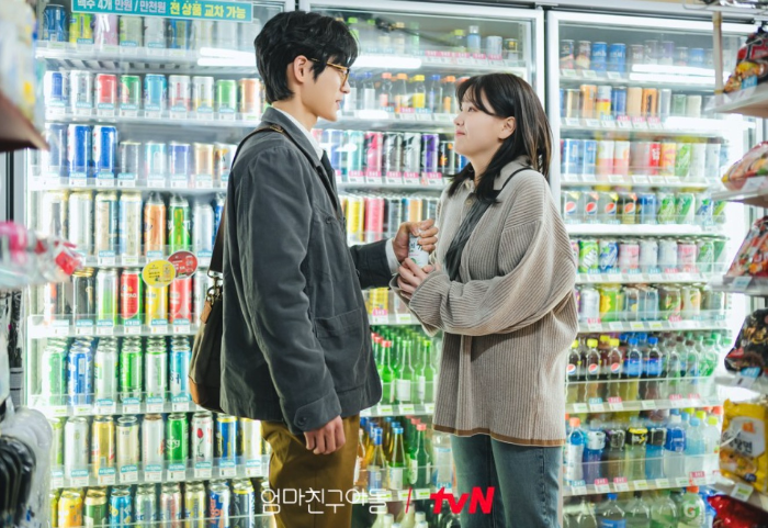 엄마친구아들 강단오 역을 맡은 윤지온 배우의 모습