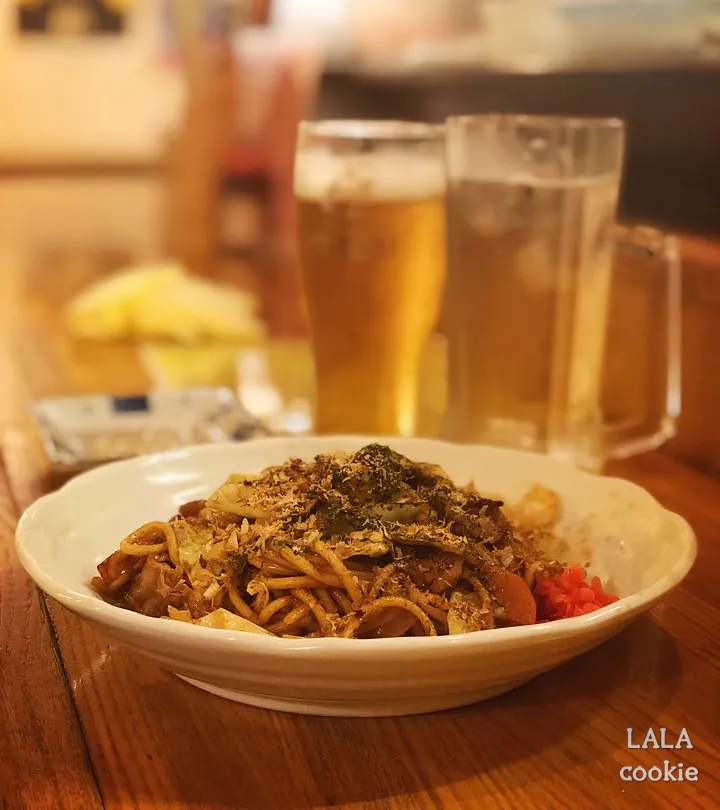 후쿠오카-텐진-술집-추천-스탠드클럽-후기-야키소바와-하이볼과-맥주