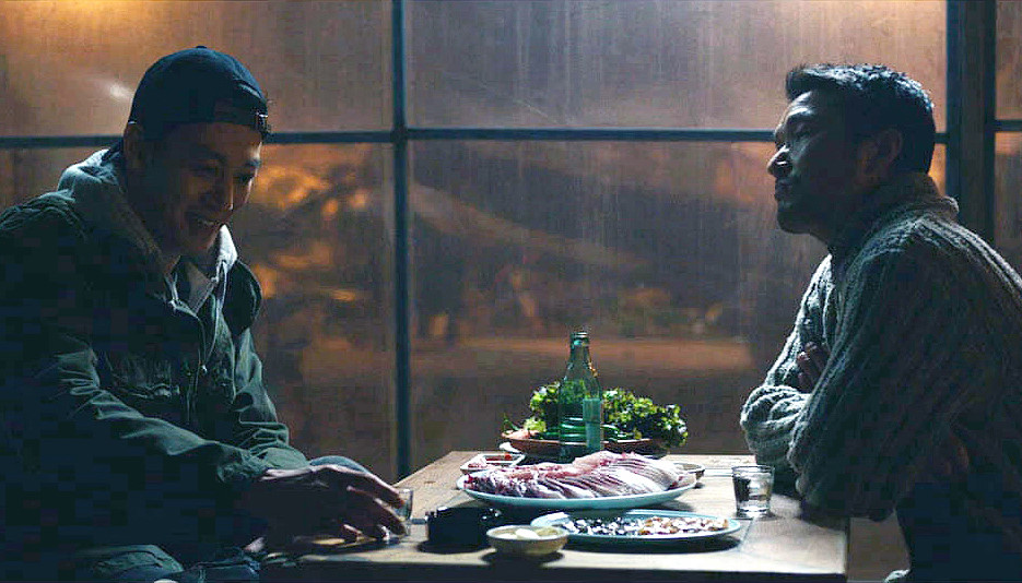 익호의 오른팔로 거듭나는 유건