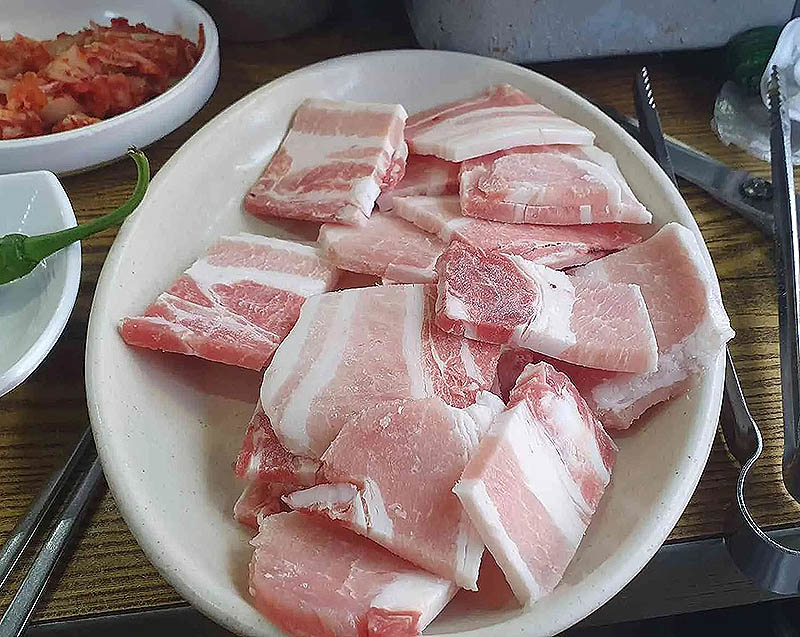 논현동 영동시장 대표 냉삼 '영동원삼겹살'