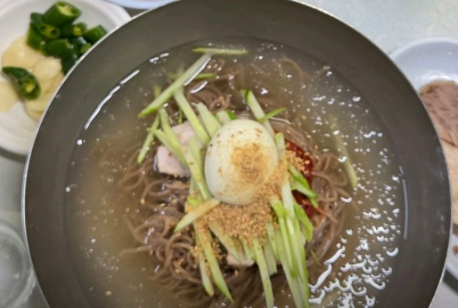 핸썸즈 경동시장 냉면