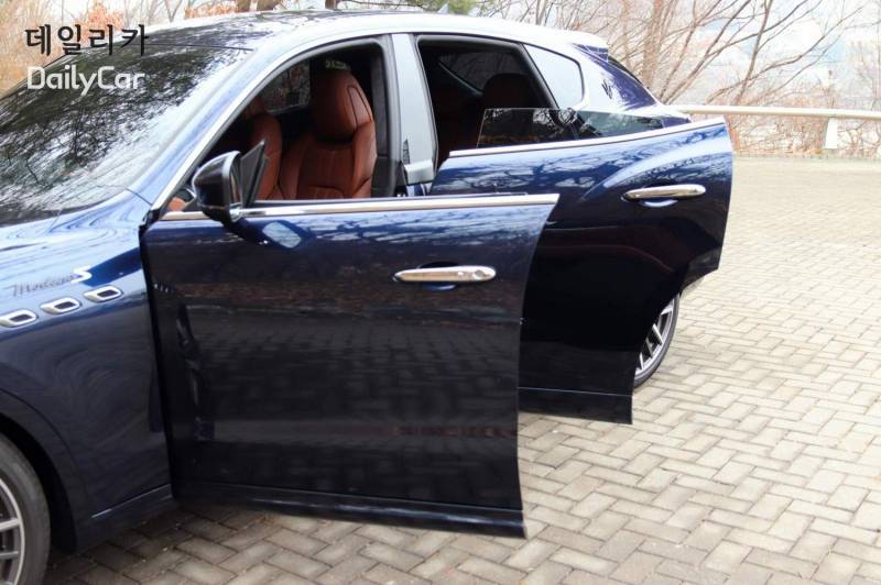 마세라티 르반떼 모데나 S