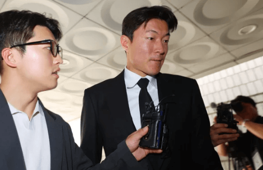 황의조, 불법 촬영 혐의 속 튀르키예 재계약… 2027년까지