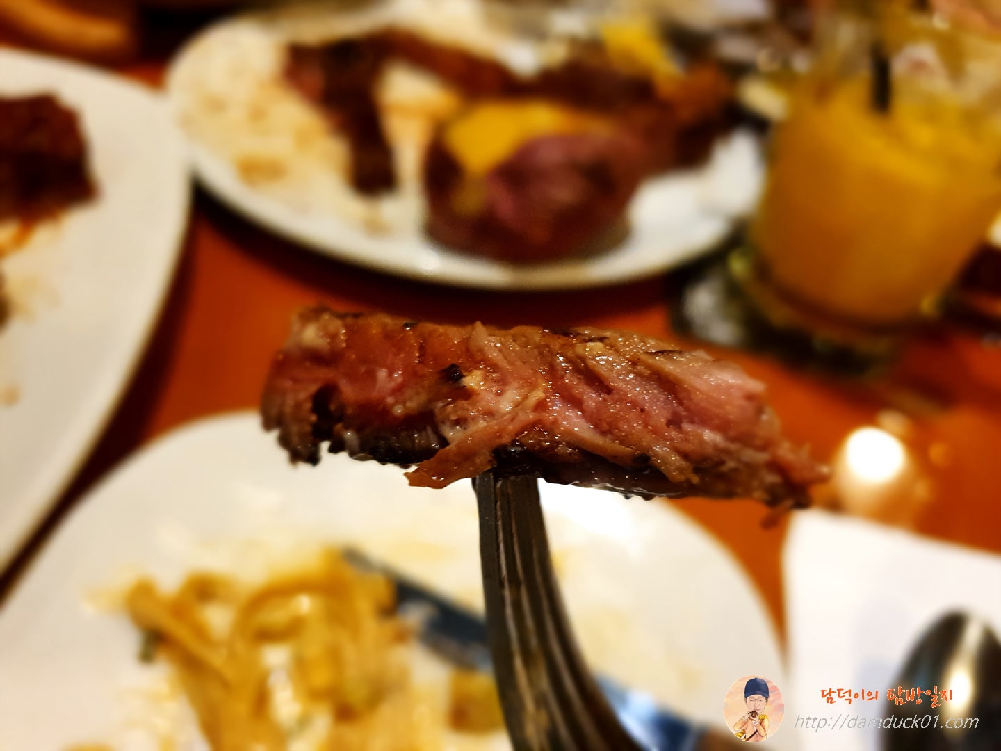 짐붐바 스테이크 한 점