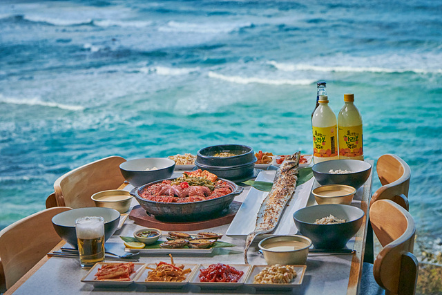 제주도 애월 맛집 현지인 추천 Best 10 제주달 애월해안도로본점 이춘옥원조고등어쌈밥 제주애월본점 제주 정직한돈 고이정 애월흑돼지 보리짚불구이 동경밥상 장인의집[본점] 갈치바다 애월 해물통라면 문개항아리 애월해안도로점 한라소곱창 애월 온기