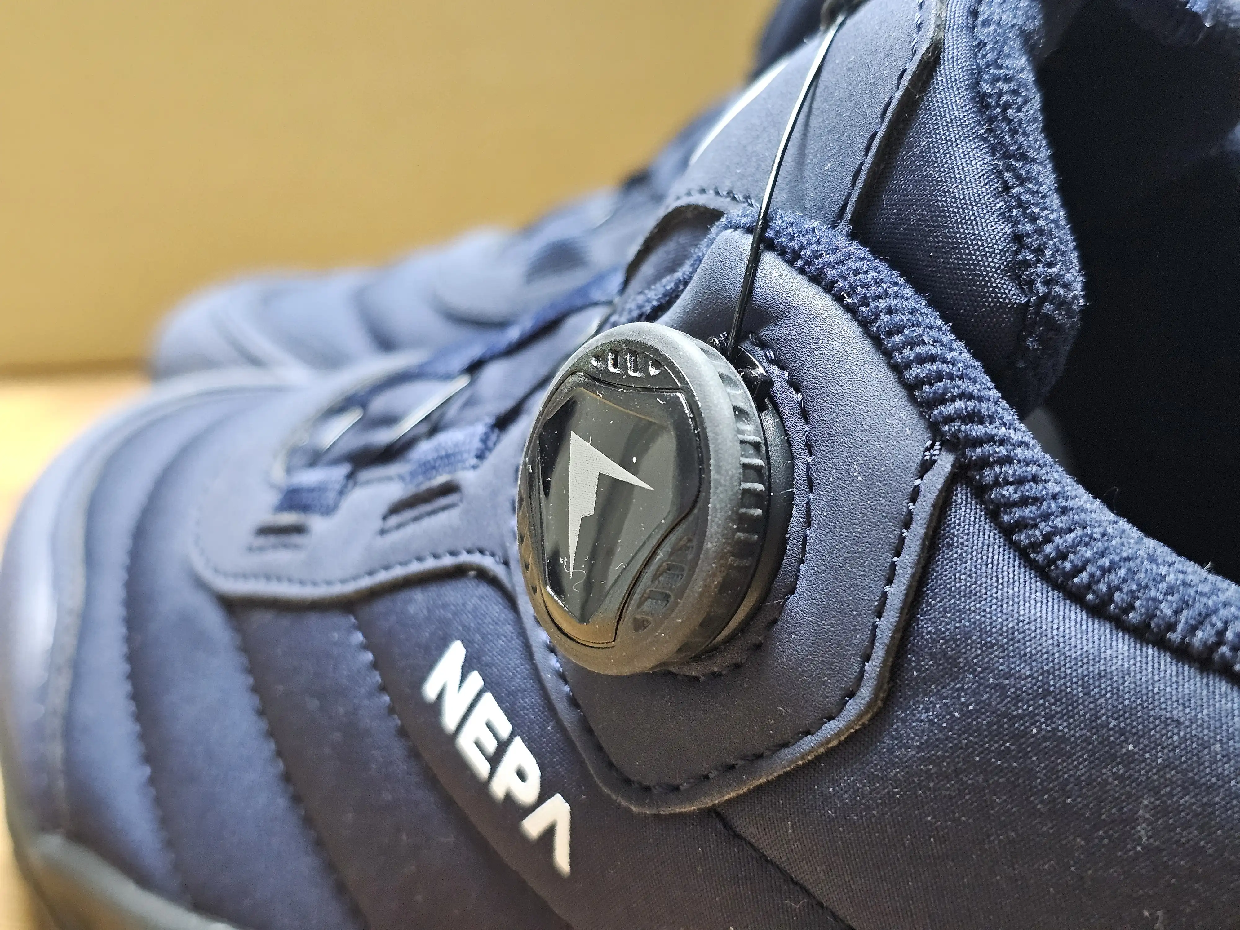 코스트코네파방한워킹슈즈 다이얼 조임 시스템