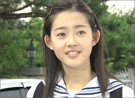 고아라 귀성형