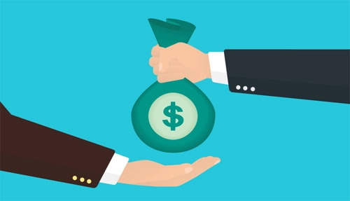 돈이-든-주머니를-건네고-받는-일러스트