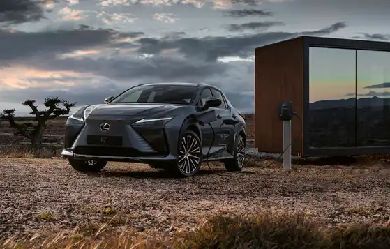 렉서스 RZ 450e 쏘렌토 급 전기차 SUV 옵션 가격 실구매가 모의견적 제원 옵션 카탈로그 가격표 디자인 실내 트렁크 색상 총정리