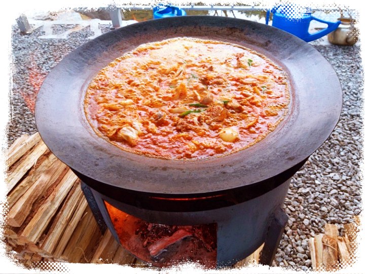 노포의-영업비밀-21년-노포-솥뚜껑-닭볶음탕-누룽지백숙-맛집-경기-가평-식당-은둔식달-소개