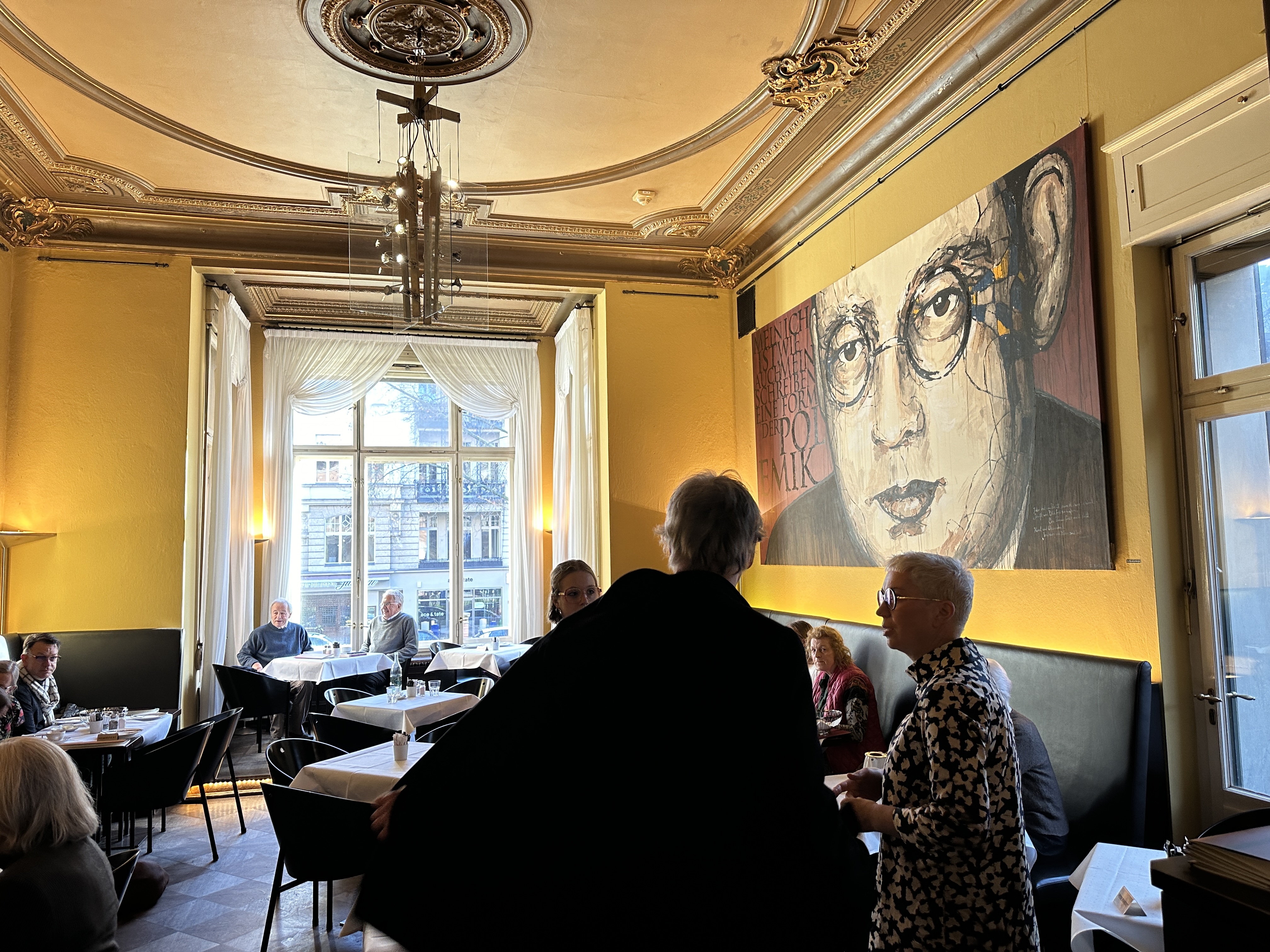 cafe literatur haus 내부