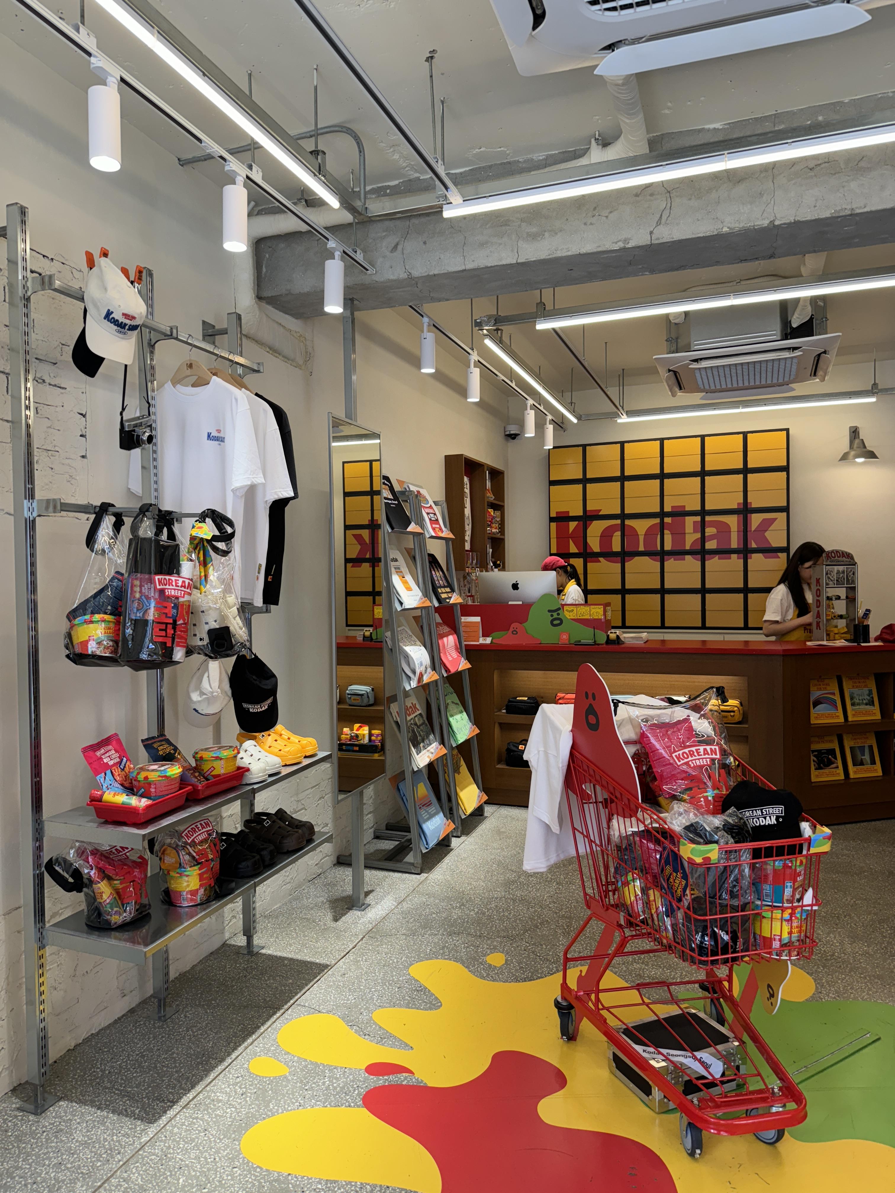 성수-코닥코너샵-1층-메인