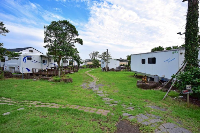 제주 바닷가 캠핑 '제주캠핑카라반' 미리보기