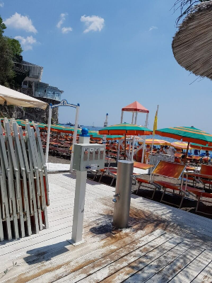 포지타노 해수욕장 샤워장