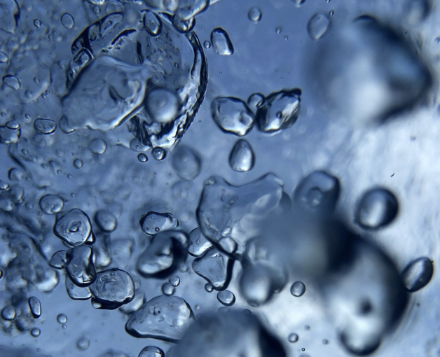 초신성 폭발 후 형성된 항성품 거품의 진화