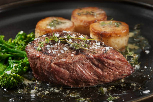 ์๊ณ ๊ธฐ ์์ฌ ์คํ
์ดํฌ & ๋ฐ๋ฅด๋ฐ๋ ์ค์ฝ(Barbaresco) ์์ธ ํ์ด๋ง๏ฝ๋ถ๋๋ฌ์ด ์ก์ง๊ณผ ์ฌ์ธํ ํฅ์ ์กฐํ๋ก์ด ํ๋ชจ๋