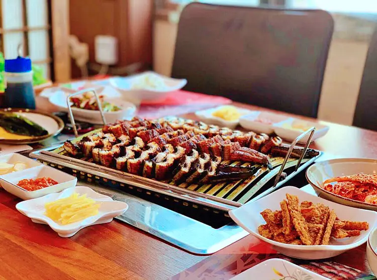 네모세모 전북 전주 맛집 참숯과 담양대나무 석쇠를 사용한 대나무 장어구이 소금구이 양념구이 장어 맛있는 곳