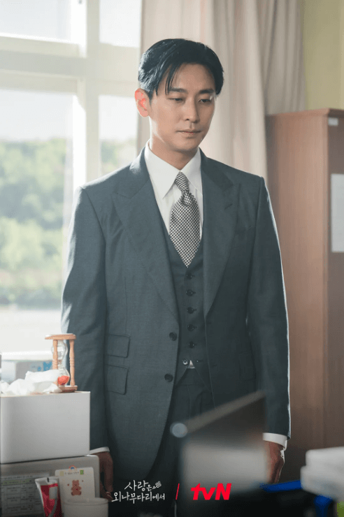 사랑은-외나무-다리에서-주지훈-사진