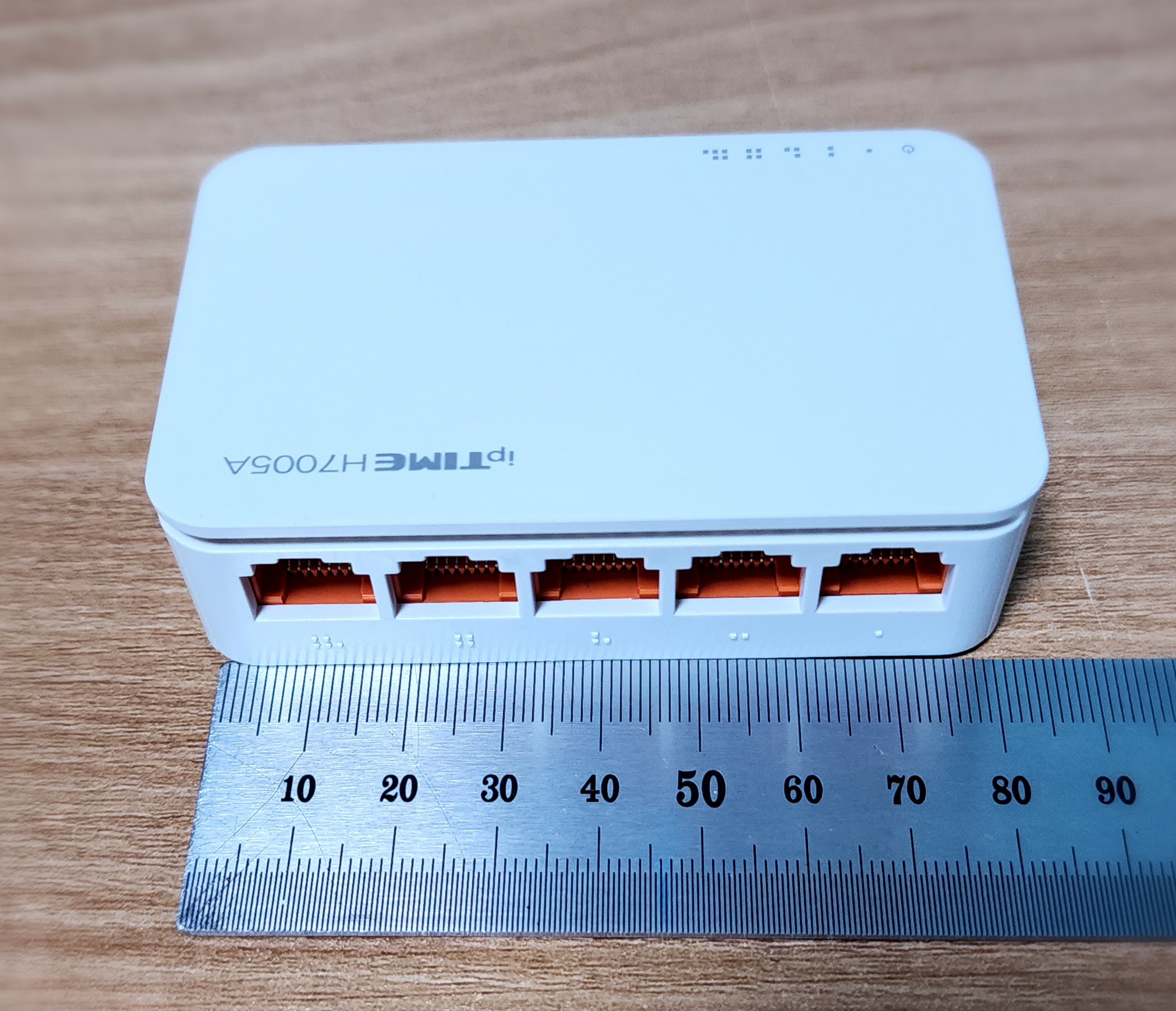 ipTIME H7005A(IGMP) 스위칭 허브 크기