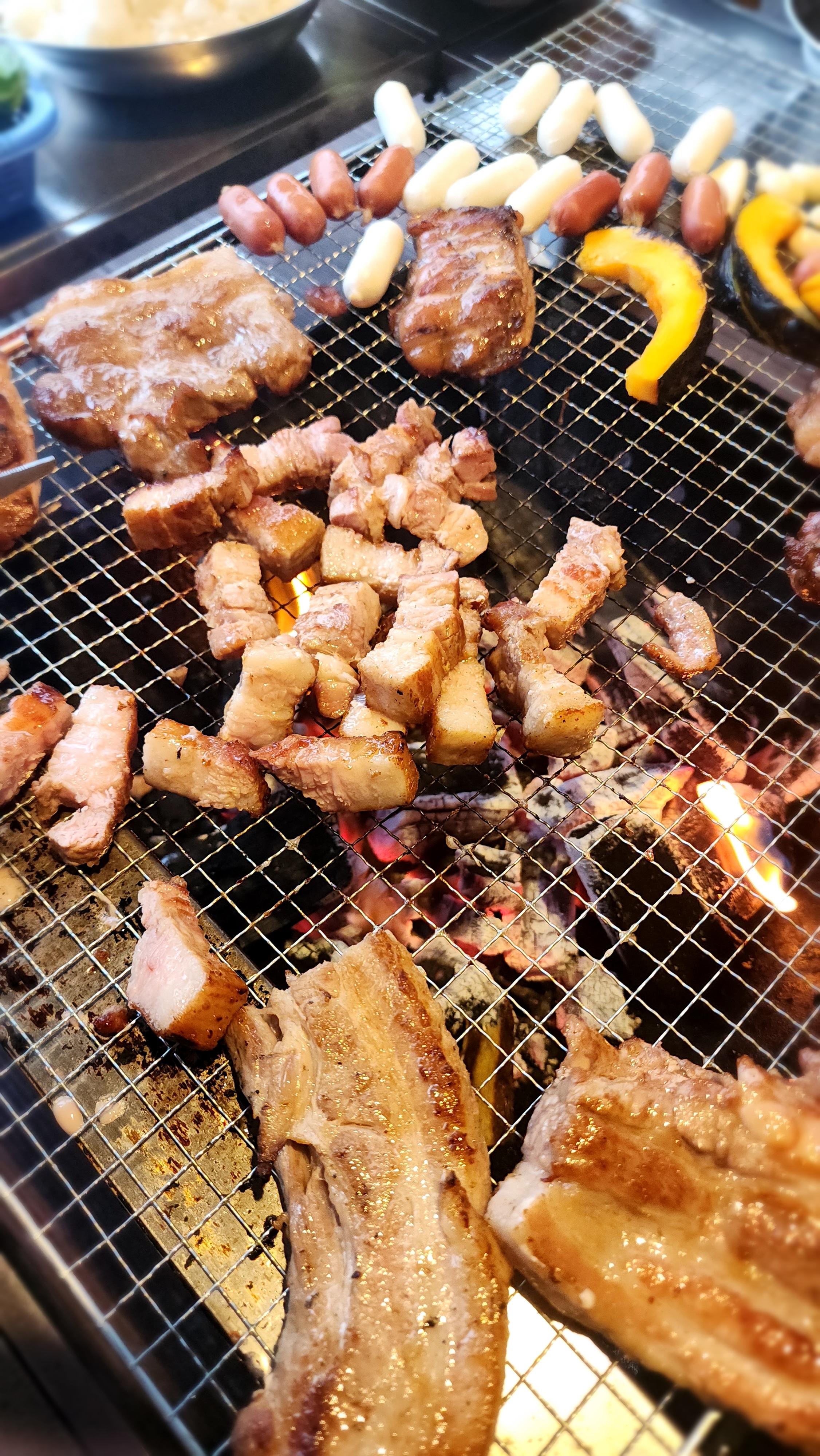 흙내음 글램핑 바베큐