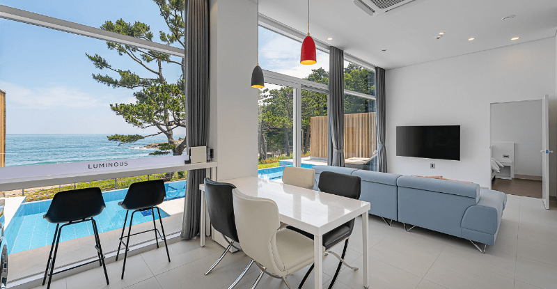 루미너스 풀빌라 1층 객실