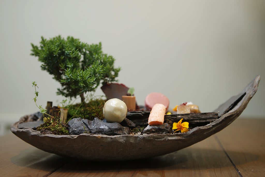 Blue Hill at Stone Barns (미국 뉴욕): 메뉴 플레이팅 I