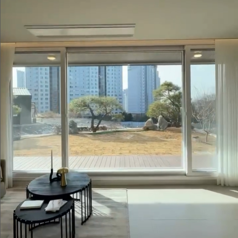 2층에도 거실 앞에 정원이 있어요&amp;#44; 이건 완전 전원주택 입니다