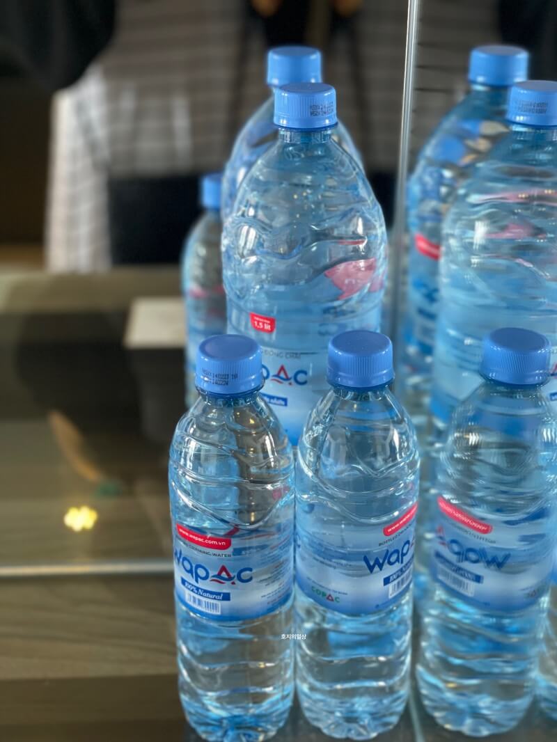 나트랑 스완도르 리조트 깜란 후기 - 무료 생수 사이즈