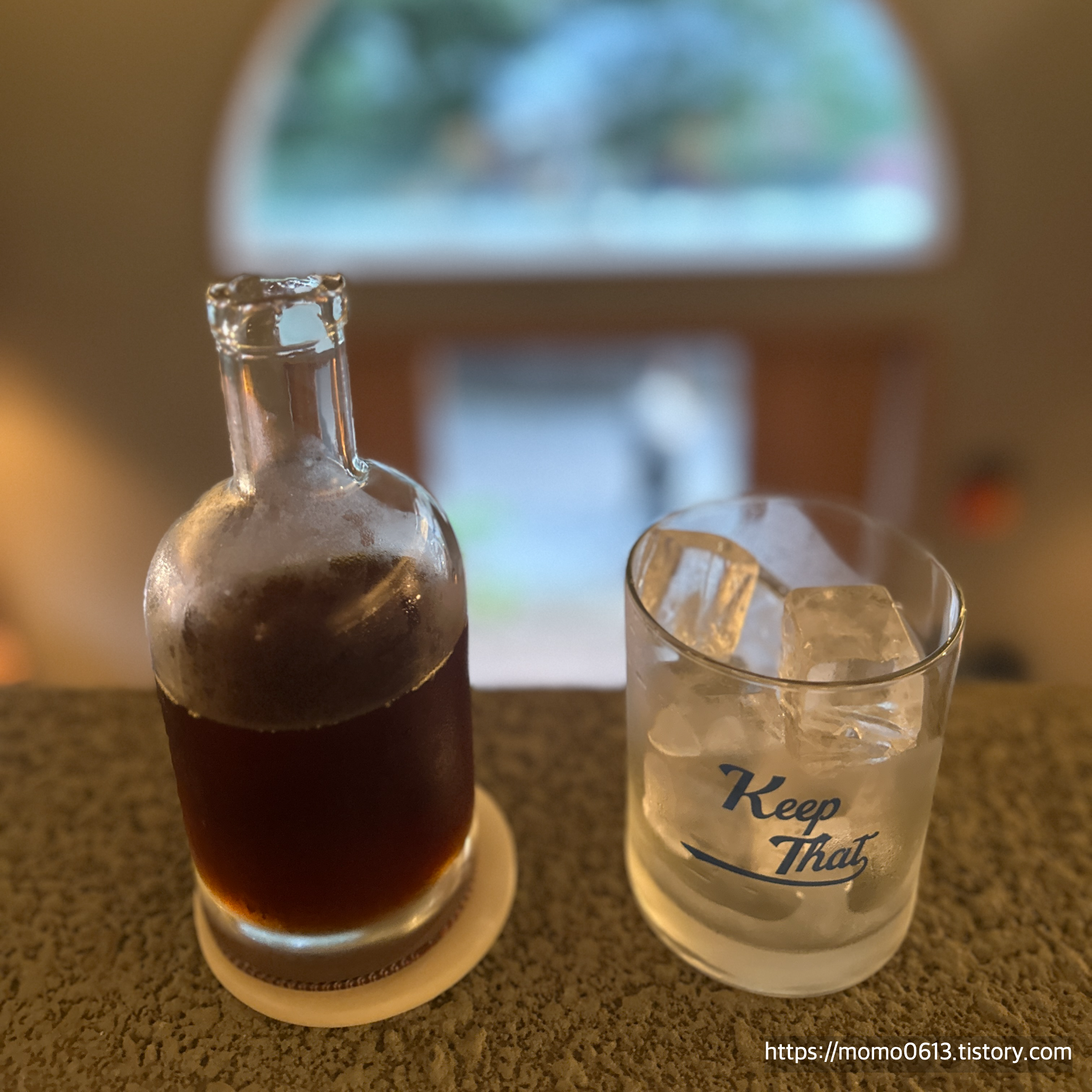 필터 브루커피와 얼음잔