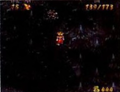 비명이 들린 쪽으로 가면 적이 무언가를 덮치고 있다