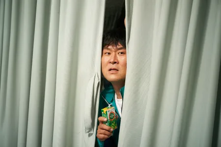 봉만식 역(윤경호)