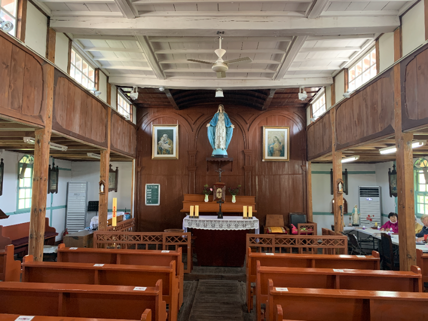 상홍리 공소 내부