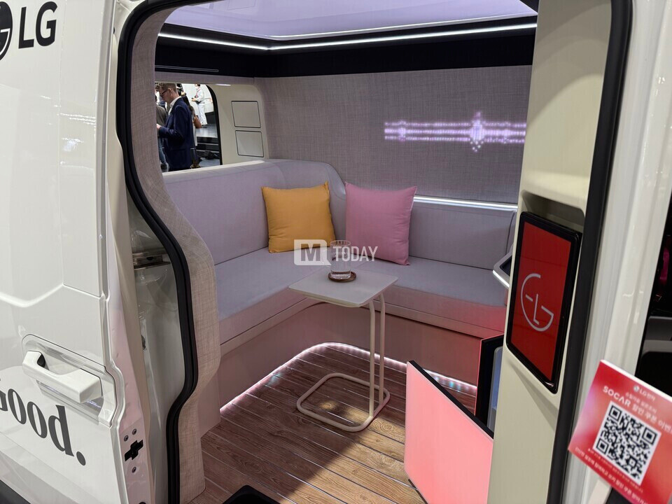 목적 기반으로 설계된 PV5 캠핑카 실내 공간