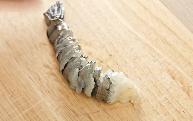 튀김용 새우 손질법 칼집, 백종원 새우 내장 제거 방법, 새우 비린내 제거, 생활 팁줌 매일꿀정보