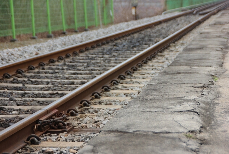 버려진 철길, 과거와 현재를 잇는 길