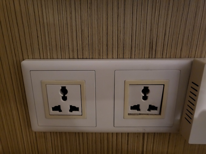 중국-베이징-플러그