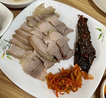 수육-춘천현지인맛집-실비막국수