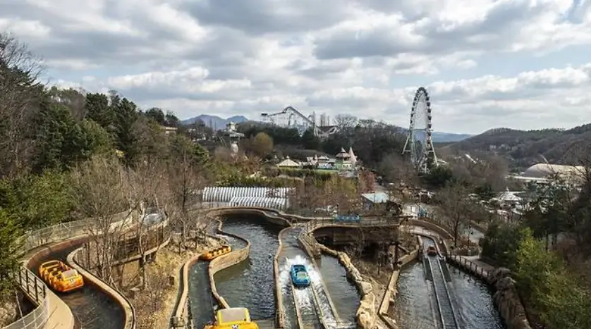 비오는 날 탈 수 있는 놀이기구 썬더폴스
