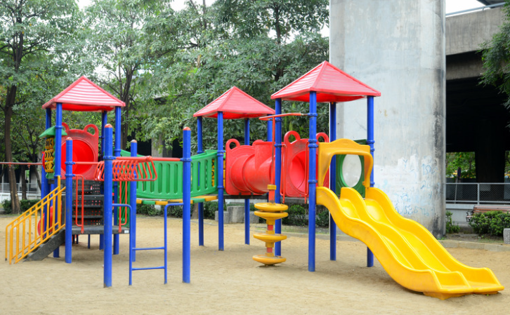 놀이터에서 친구들과 할 수 있는 놀이