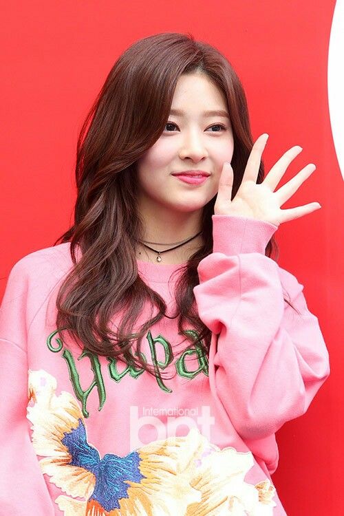 아이즈원 김민주 최애사진 아이즈원 김민주 최애사진