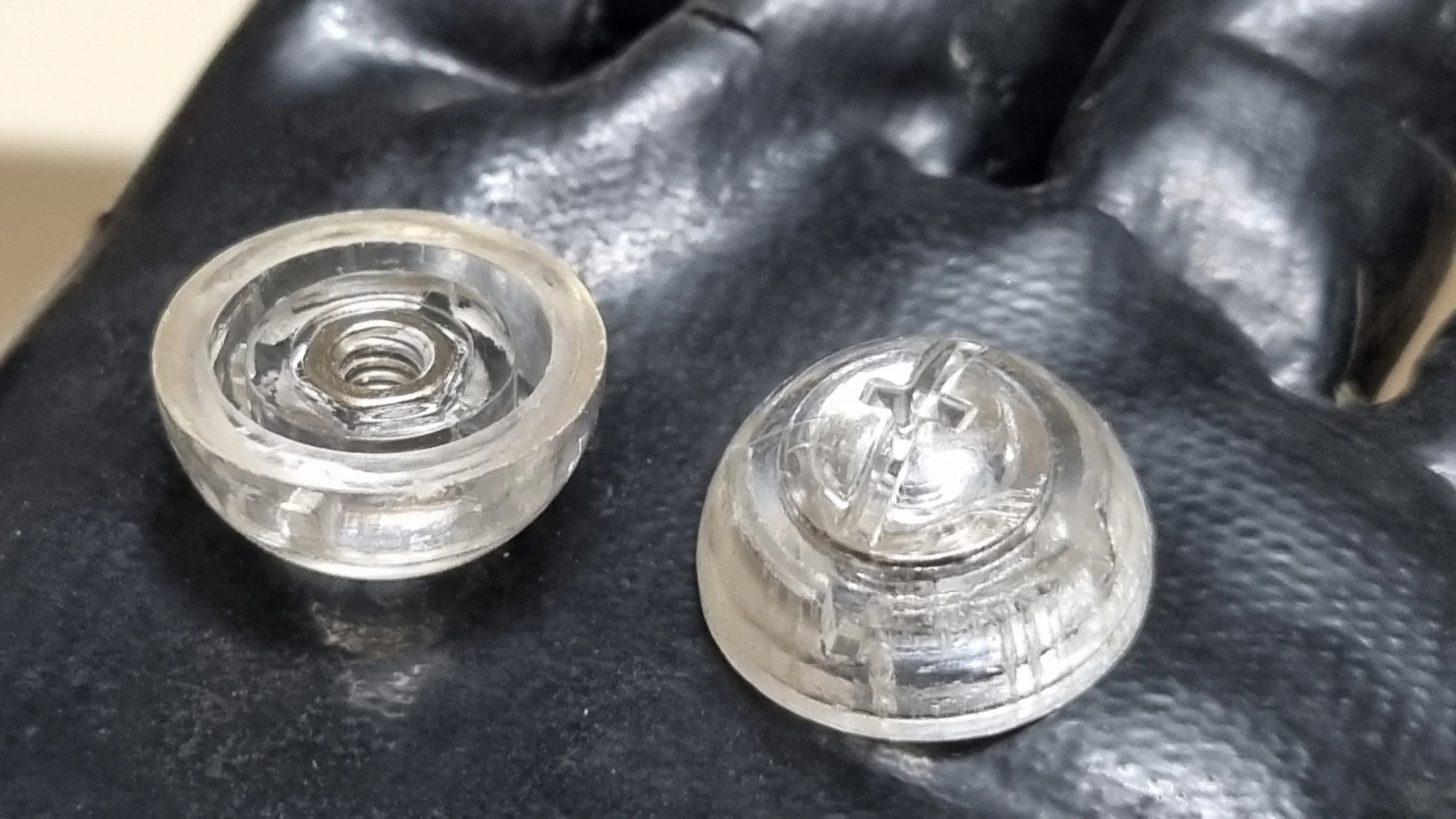 화장실 전등 고정 볼트