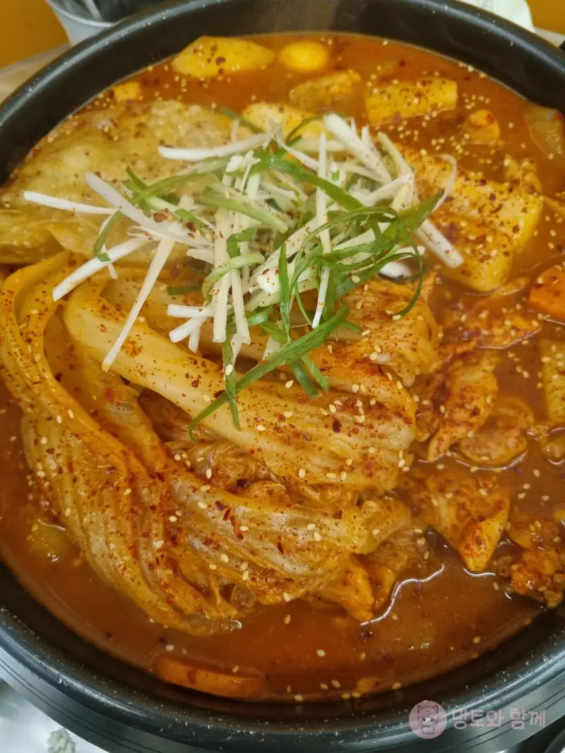 묵은지-닭도리