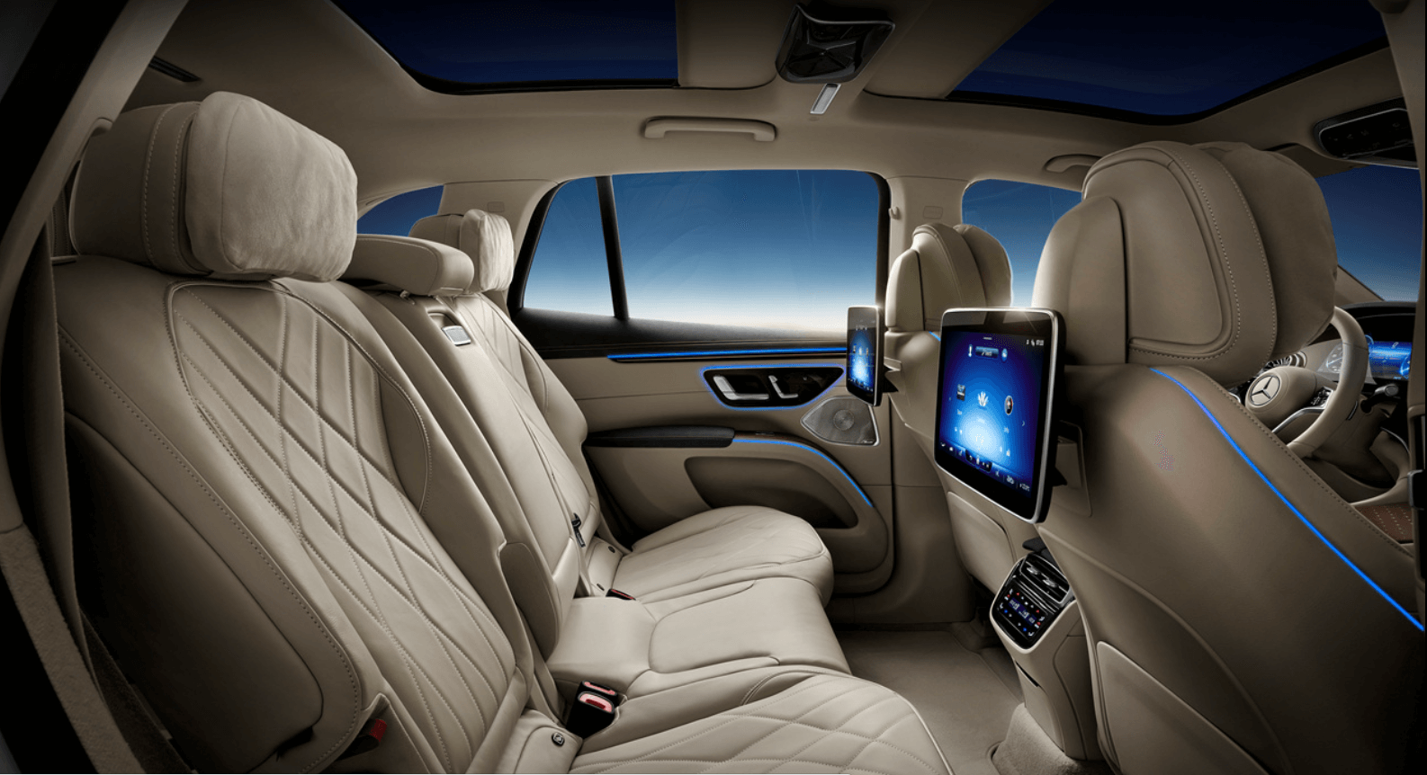 벤츠-EQS-SUV-실내-디자인-하이퍼스크린-리얼우드로-실내마감재-사용