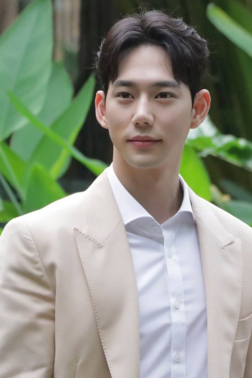 배우 진주형