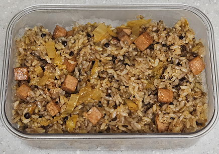 스팸 김치볶음밥 도시락통에 담긴 모습