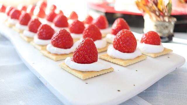 연말 크리스마스 홈파티 와인 안주 핑거푸드