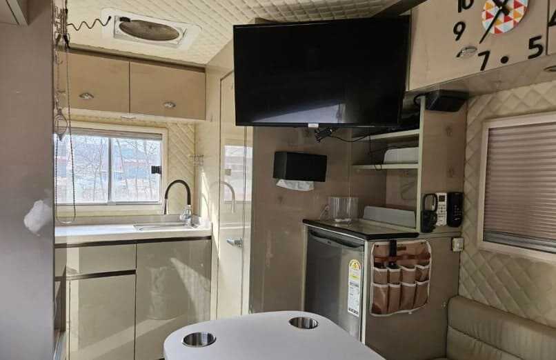 스타렉스 캠핑카 중고차