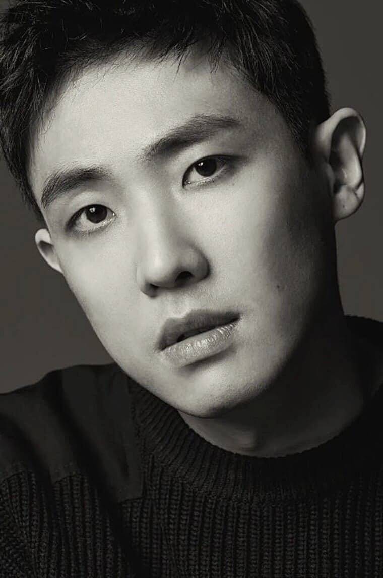 배우-이준
